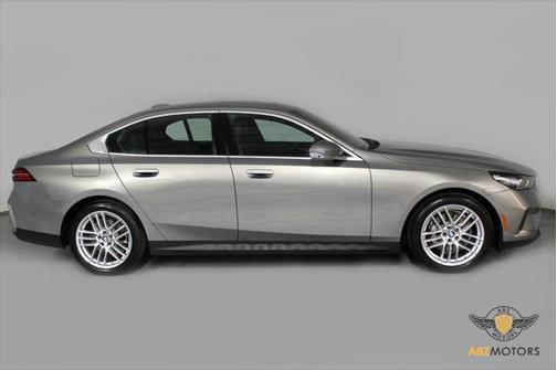 2024 BMW 530 i
