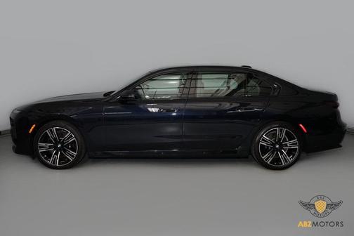 2023 BMW 740 i
