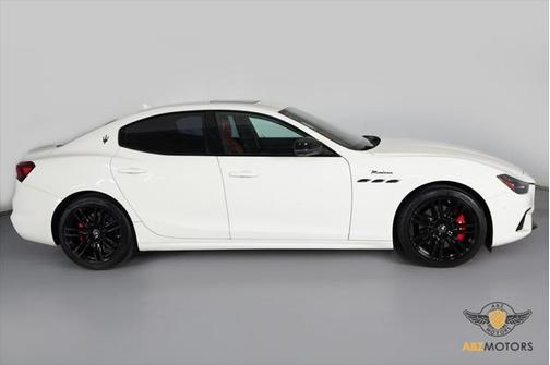 2022 Maserati Ghibli Modena Q4