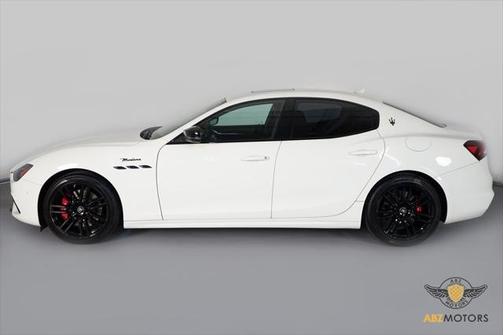 2022 Maserati Ghibli Modena Q4