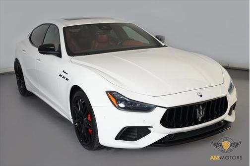 2022 Maserati Ghibli Modena Q4