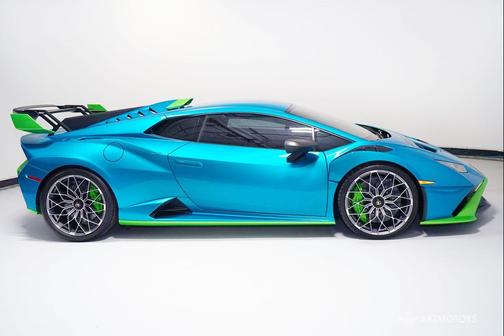 Blu Uranus Metallic 2022 Lamborghini Huracan STO Coupe