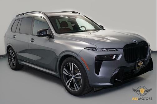 2023 BMW X7 M60i