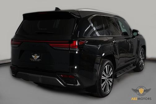 2025 Lexus LX 700h Luxury