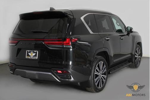 2025 Lexus LX 700h Luxury