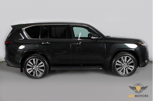 2025 Lexus LX 700h Luxury