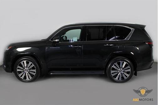 2025 Lexus LX 700h Luxury