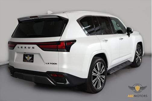 2025 Lexus LX 700h Luxury