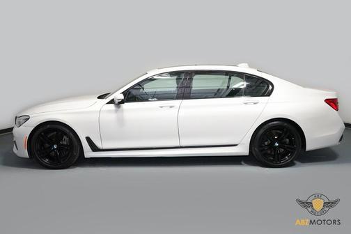 2018 BMW 740 740i Panoramic Roof,Navigation,Blind Spot,RearView Cam