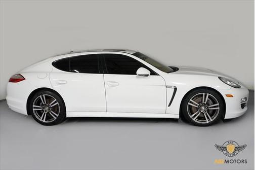 2011 Porsche Panamera 4