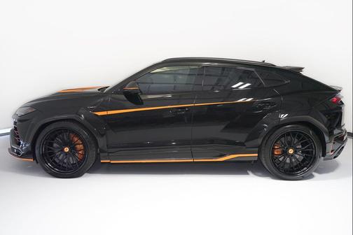 2021 Lamborghini Urus Base