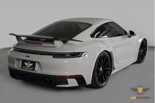 2020 Porsche 911 Carrera