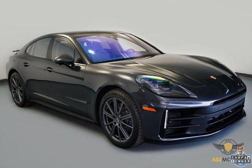 2025 Porsche Panamera 4