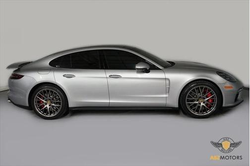 2018 Porsche Panamera Turbo