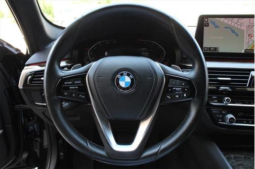 2021 BMW 530 530i