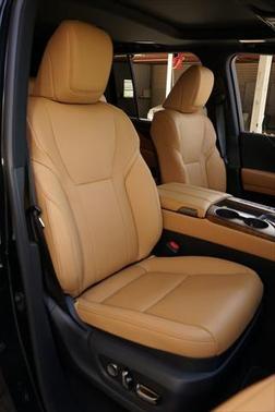 2025 Lexus LX 700h Luxury