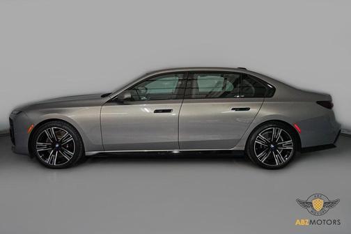 2023 BMW 740 i