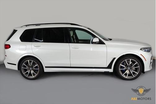 2022 BMW X7 M50i