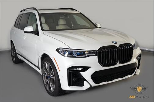 2022 BMW X7 M50i
