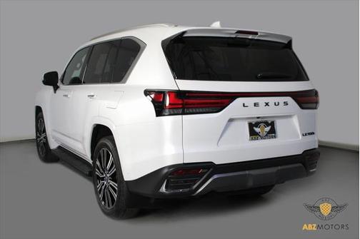 2025 Lexus LX 700h Luxury
