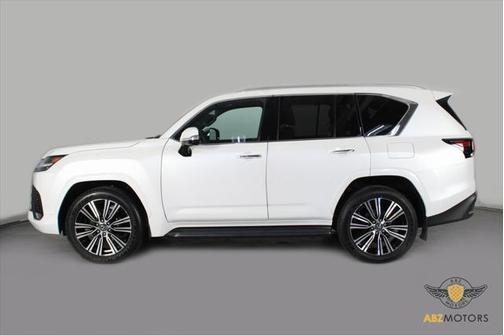 2025 Lexus LX 700h Luxury