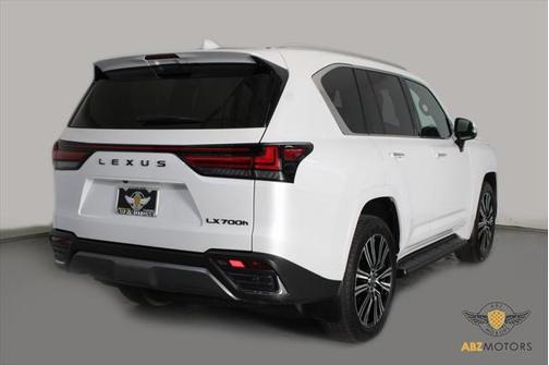 2025 Lexus LX 700h Luxury