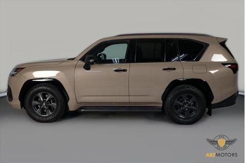 2025 Lexus LX 700h Overtrail