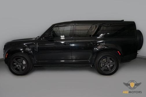2023 Land Rover Defender 130 X-Dynamic SE