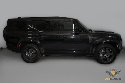 2023 Land Rover Defender 130 X-Dynamic SE