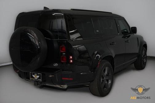 2023 Land Rover Defender 130 X-Dynamic SE