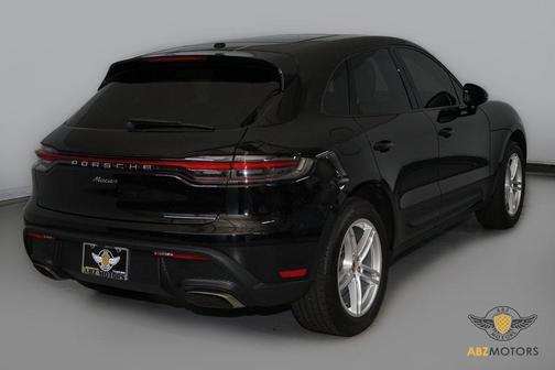 2022 Porsche Macan Base