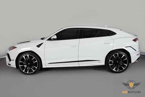 2024 Lamborghini Urus S