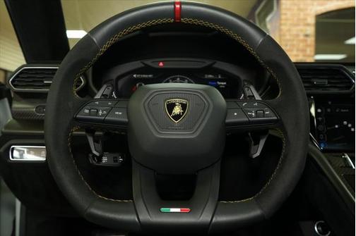 2024 Lamborghini Urus Performante