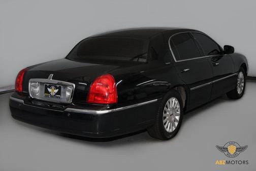 2003 Lincoln Town Car Signature