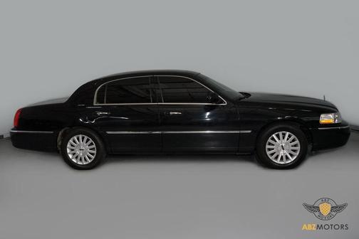 2003 Lincoln Town Car Signature