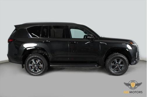 2025 Lexus LX 700h Overtrail