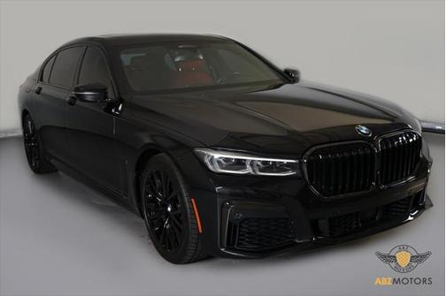 2022 BMW 740 i