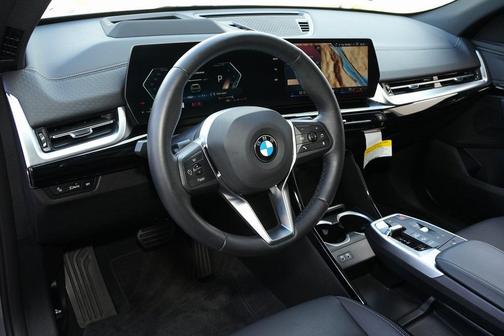 2025 BMW X2 xDrive28i