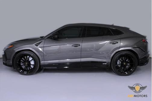2023 Lamborghini Urus S