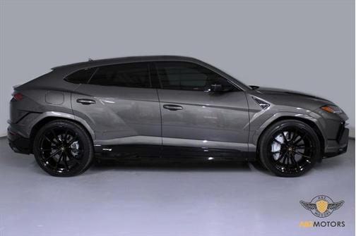 2023 Lamborghini Urus S