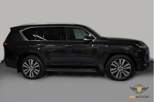2025 Lexus LX 700h Luxury