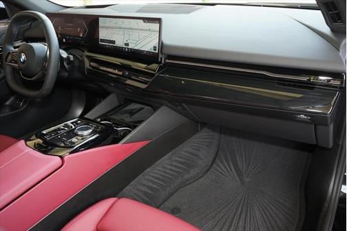 2025 BMW 530 i