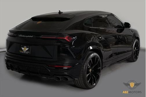 2022 Lamborghini Urus Graphite Capsule