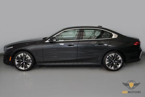 2025 BMW 530 530i