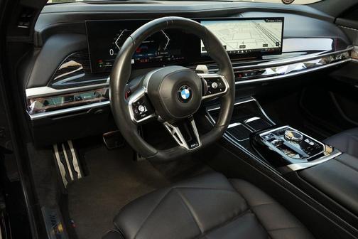 2023 BMW 740 i