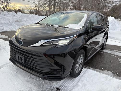 2021 Toyota Sienna LE