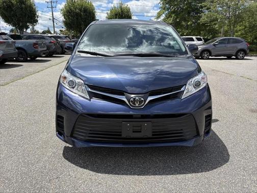 2018 Toyota Sienna LE