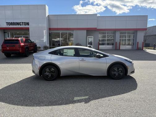 2026 Toyota Prius Plug-In Hybrid SE