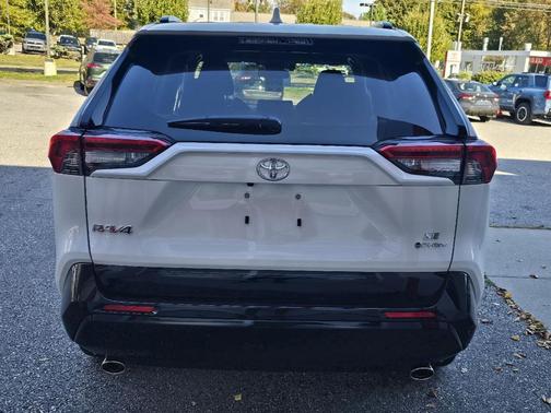 2025 Toyota RAV4 Hybrid SE