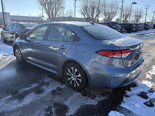 2022 Toyota Corolla Hybrid LE
